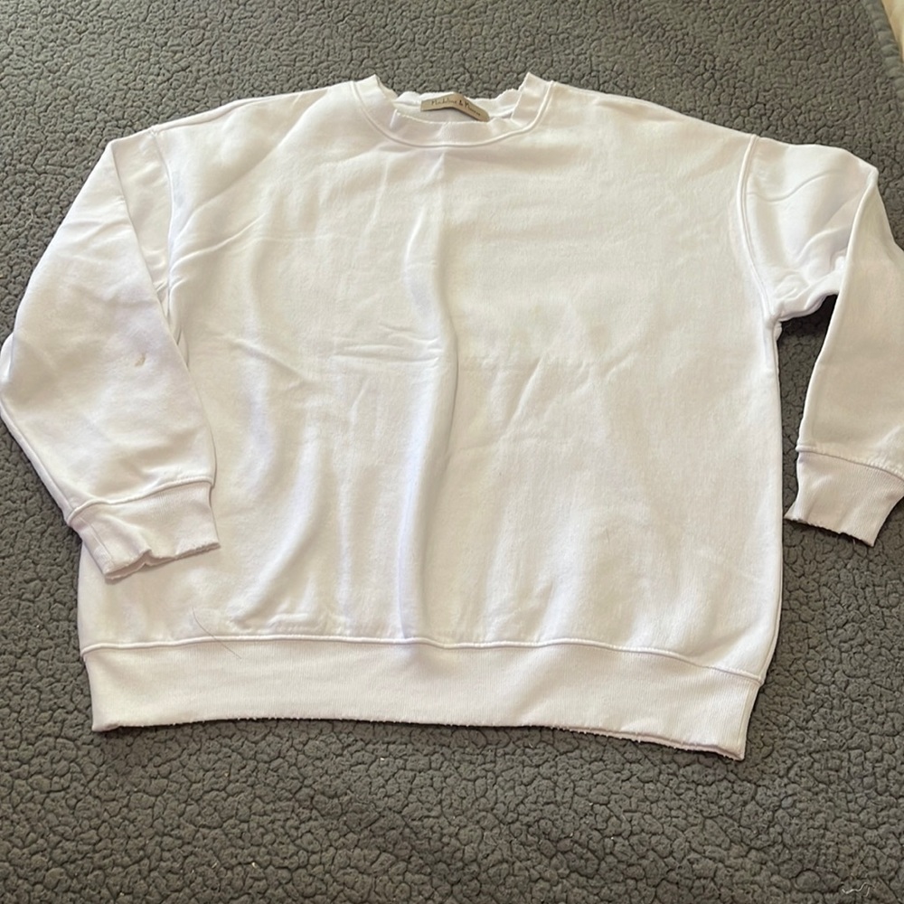 White crew neck sweatshirt